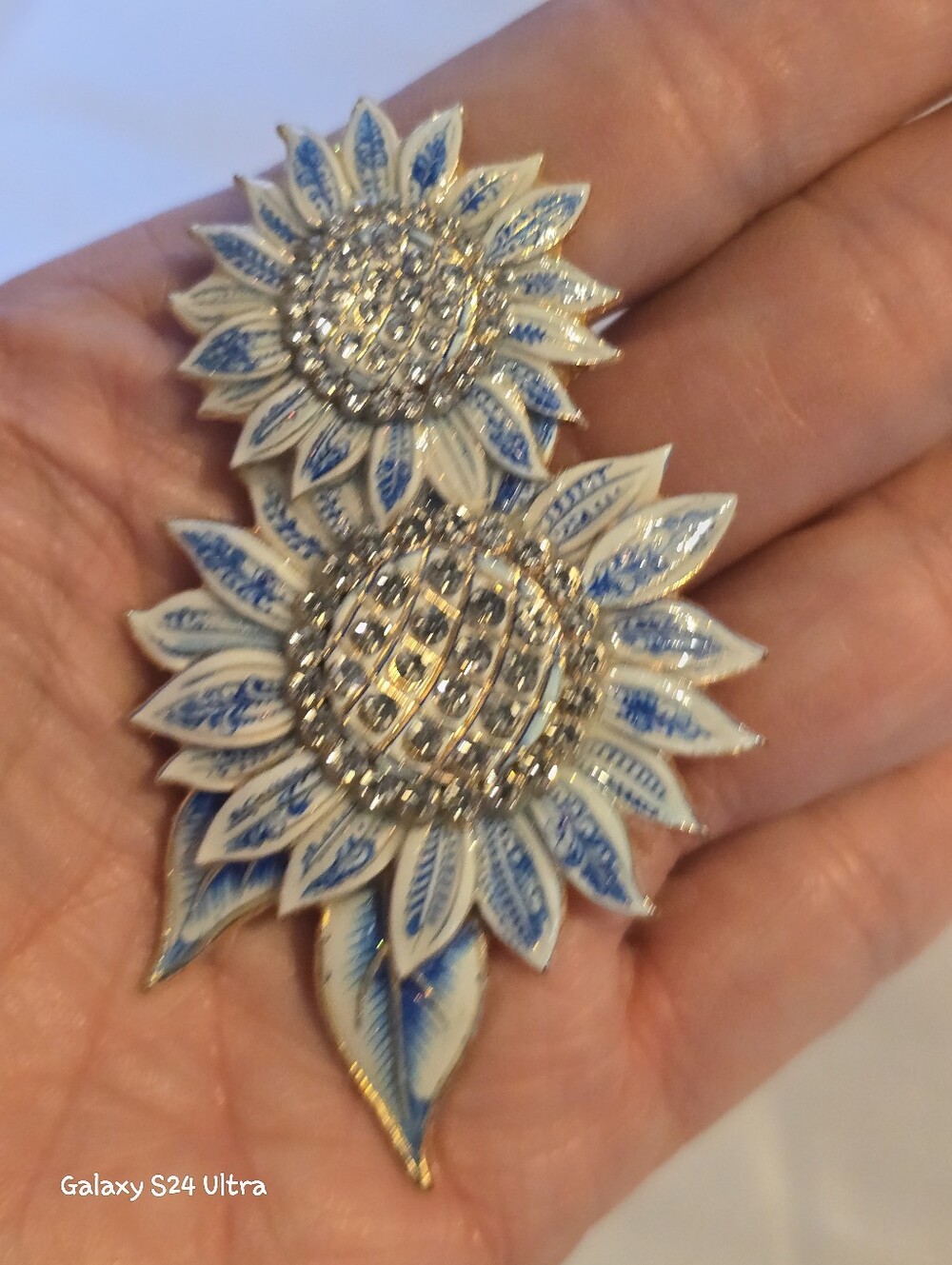 Sunflower 🌻 Brooch NEW - Picture 10 of 11